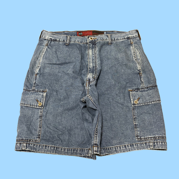 Silver tab levis cargo jorts - Picture 1 of 4
